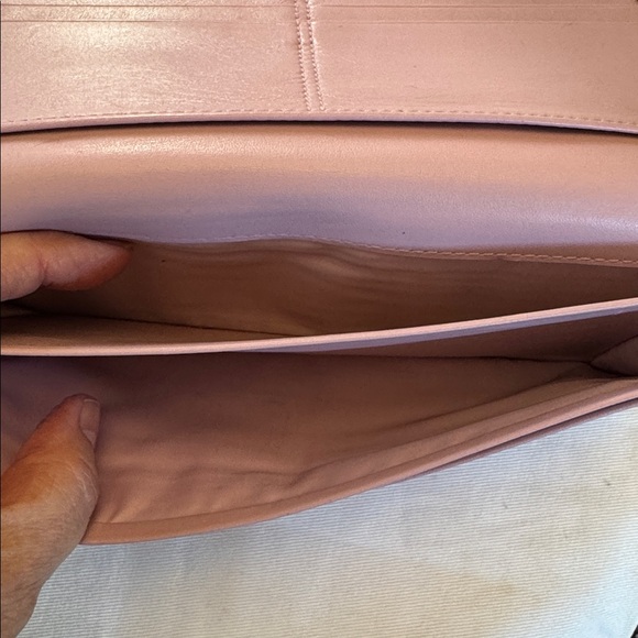 Coach vintage Hampton turnlock wallet in plum & pink  leather, brass hardware - Picture 9 of 15